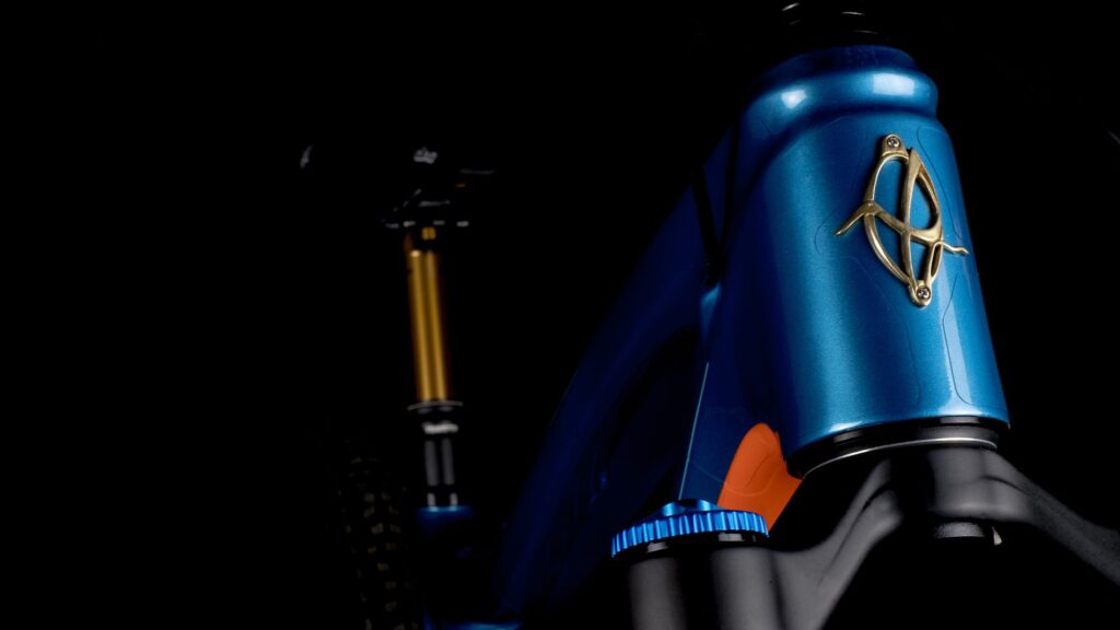 Ochrana ramu pred poskodenim pomocou unikatneho polepu invisiFRAME